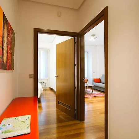 圣马西亚尔28公寓式酒店 * 圣塞瓦斯蒂安