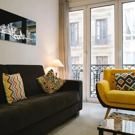 圣马西亚尔28公寓式酒店 * 圣塞瓦斯蒂安