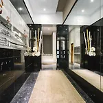 アパルタメントス サン マルシアル 28 *