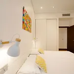 アパルタメントス サン マルシアル 28 アパート *